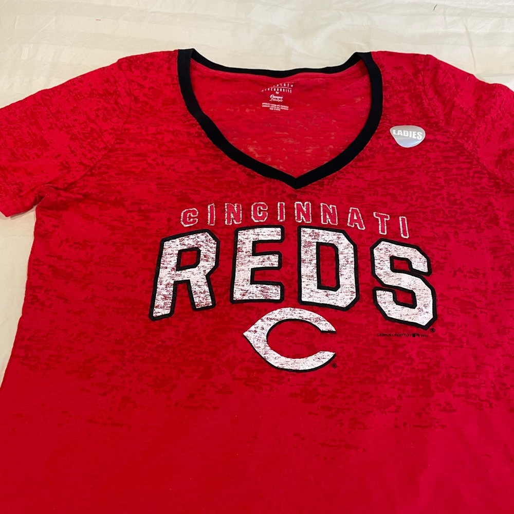 Cincinnati Reds Red V-Neck T-Shirt